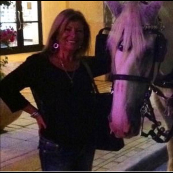 Meet your Posher - Picture 6 of 6